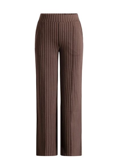 NAYLA ESSENTIAL