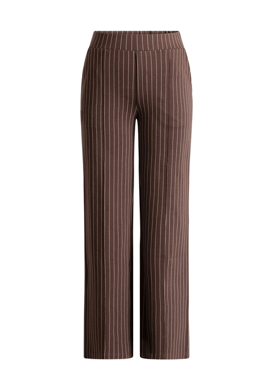 NAYLA ESSENTIAL
