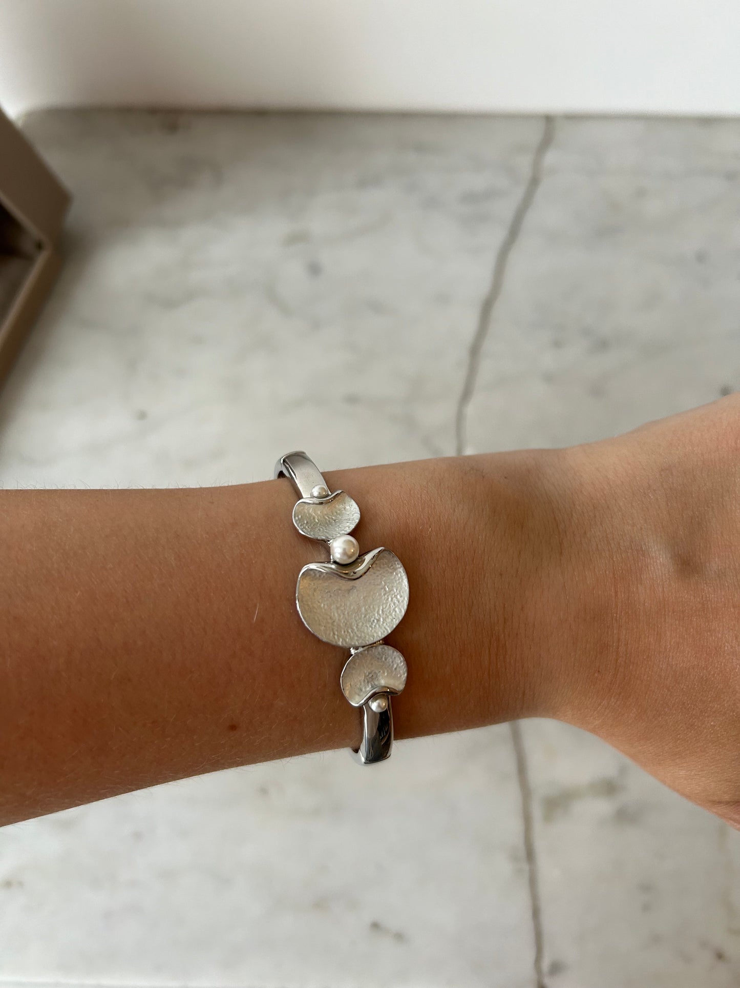 ARMBAND
