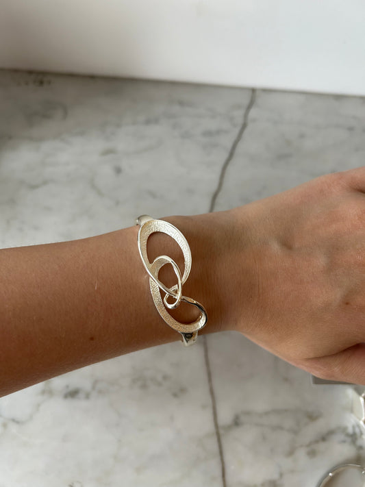 ARMBAND
